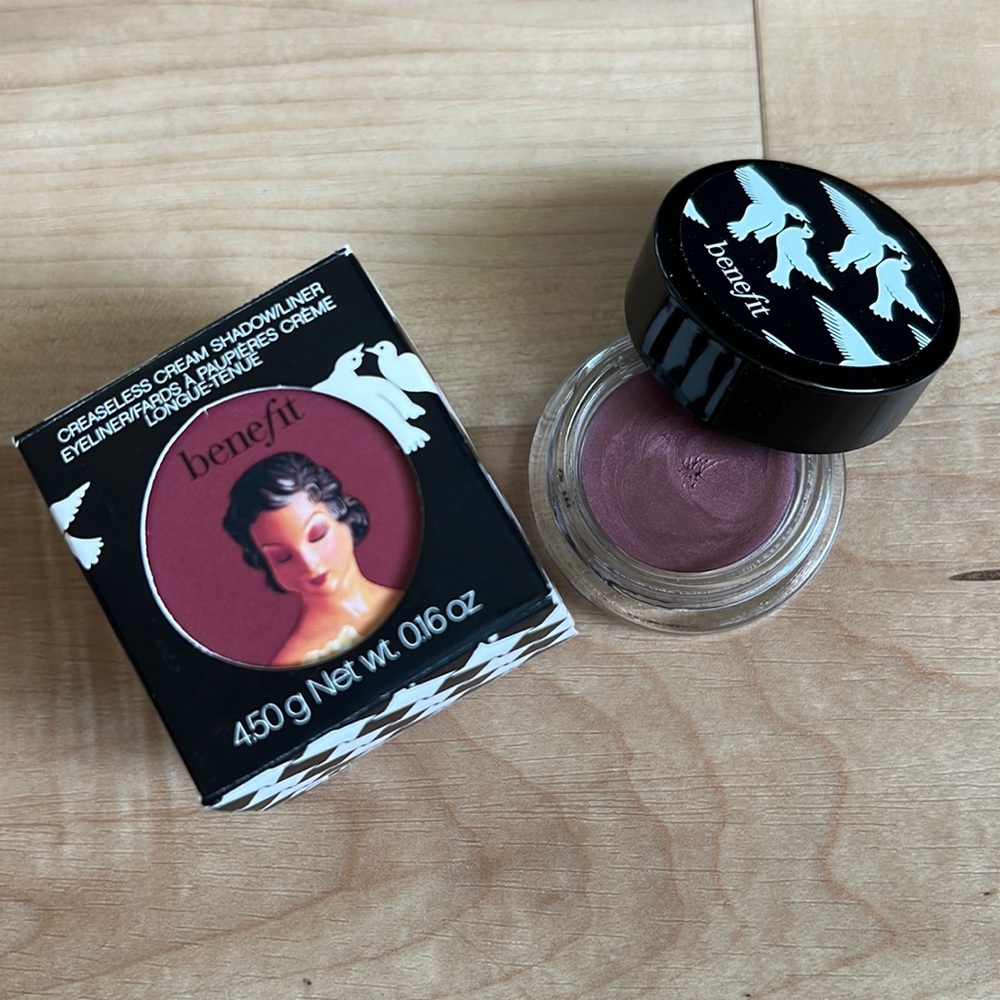 Benefit Creaseless shadow